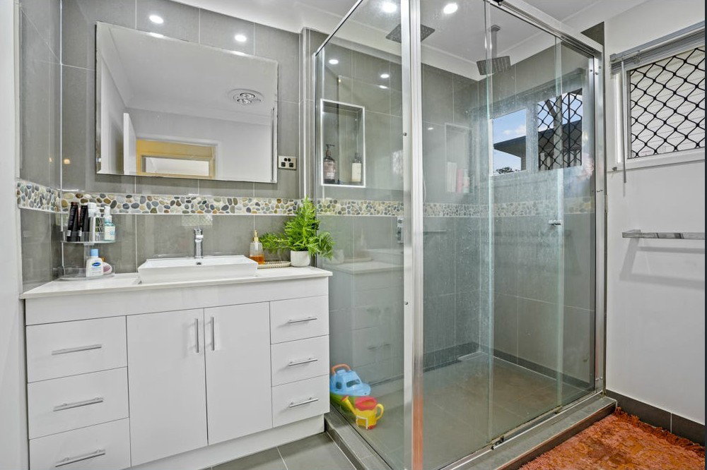29 Wilson Street, New Auckland  QLD  4680