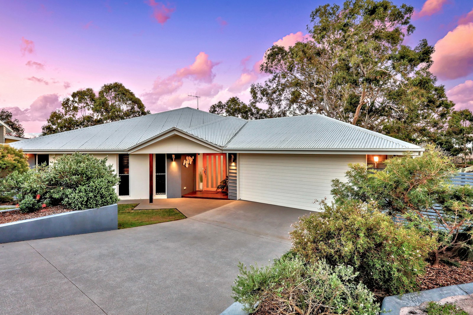 10 Sweetwater Court, Ashfield  QLD  4670