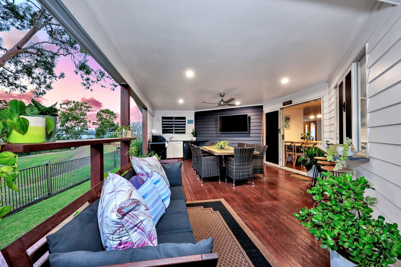 10 Sweetwater Court, Ashfield  QLD  4670
