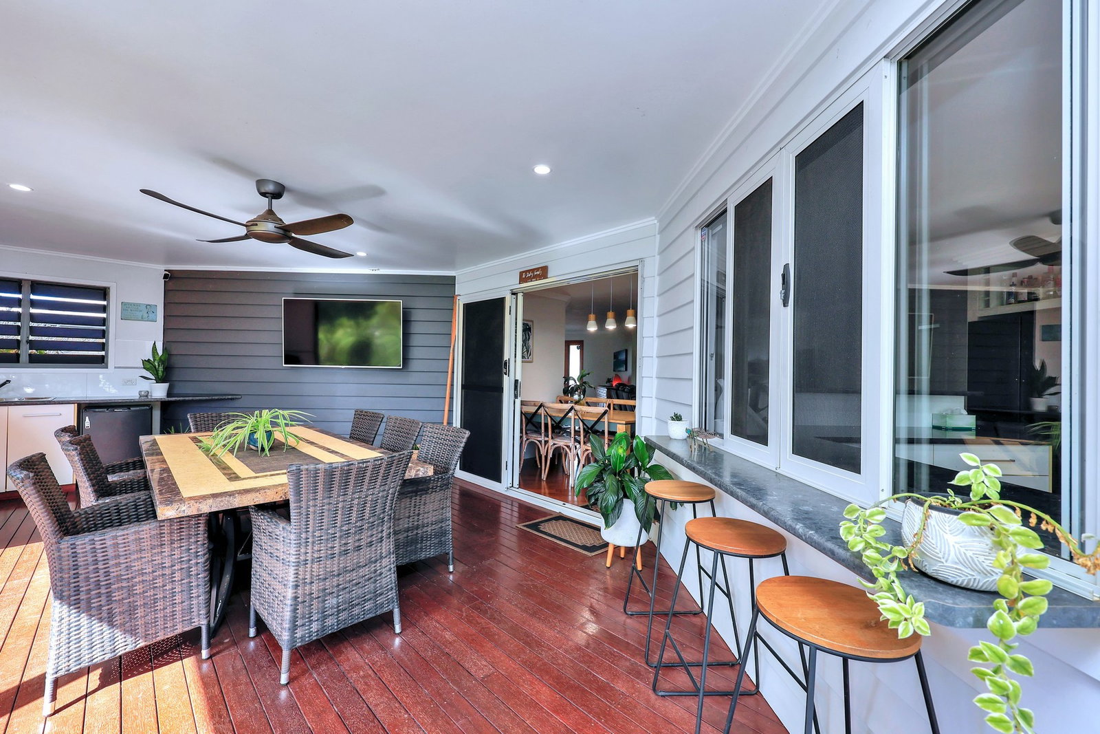 10 Sweetwater Court, Ashfield  QLD  4670