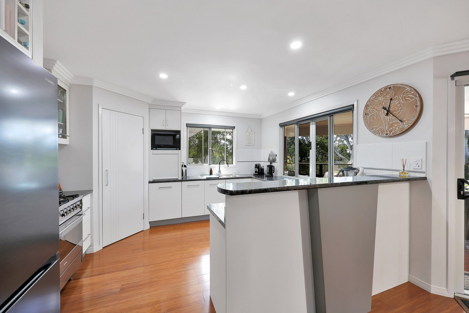 10 Sweetwater Court, Ashfield  QLD  4670