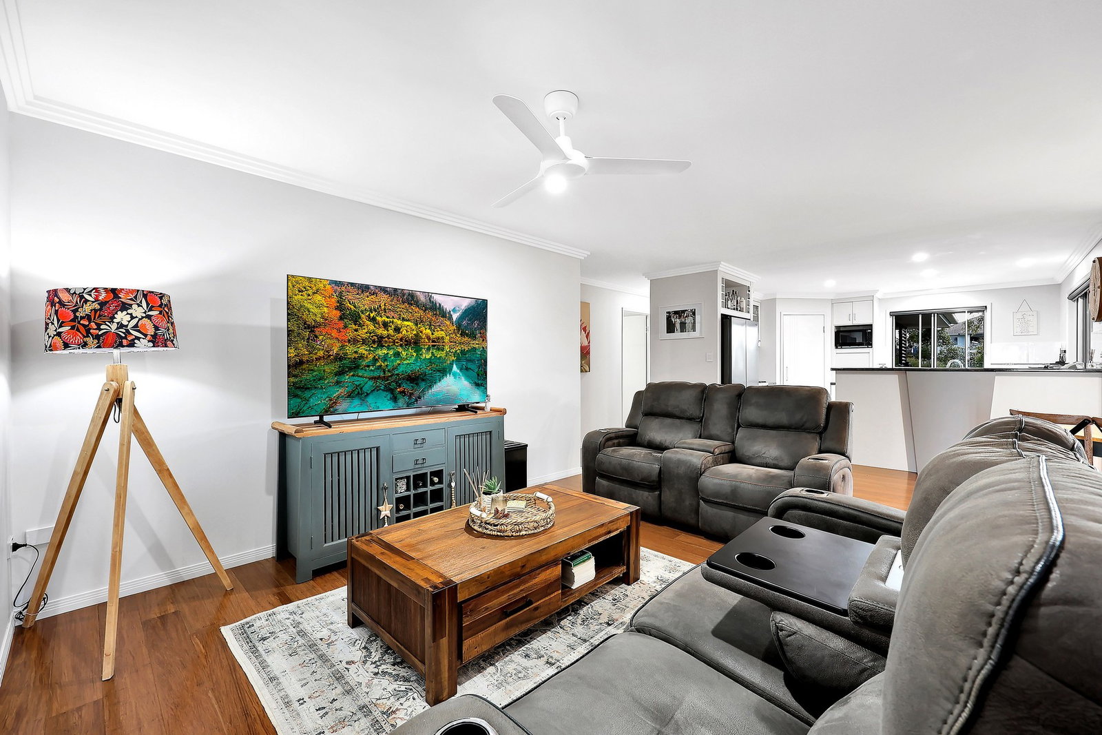 10 Sweetwater Court, Ashfield  QLD  4670