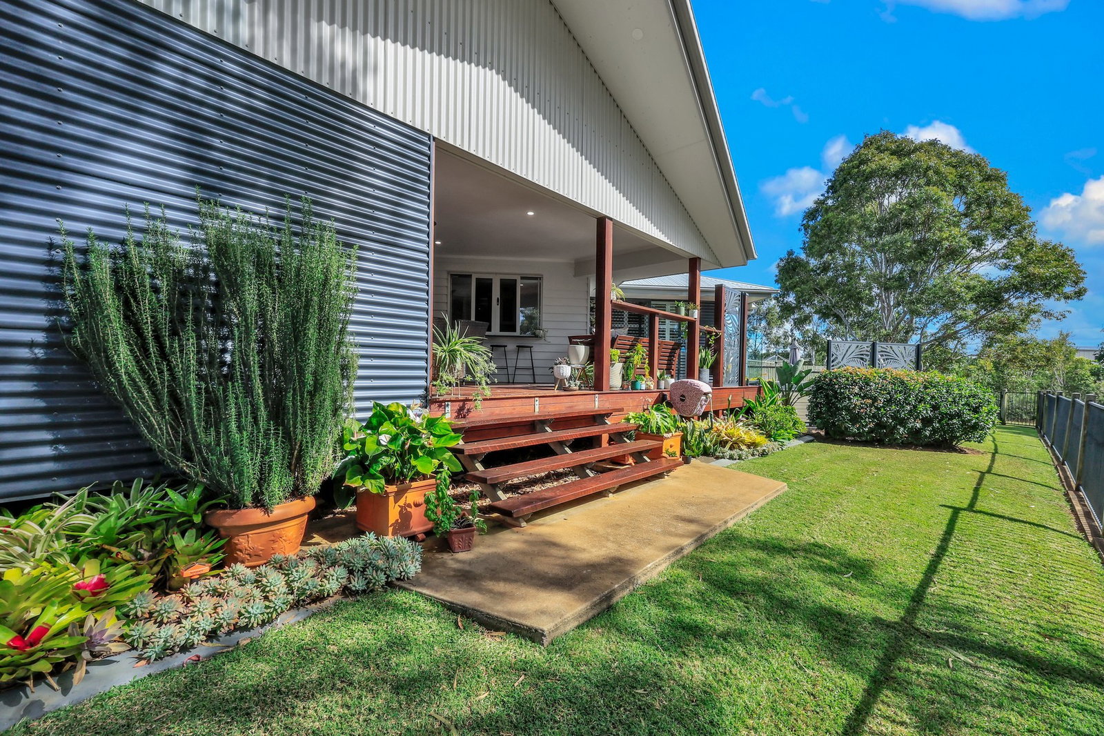 10 Sweetwater Court, Ashfield  QLD  4670