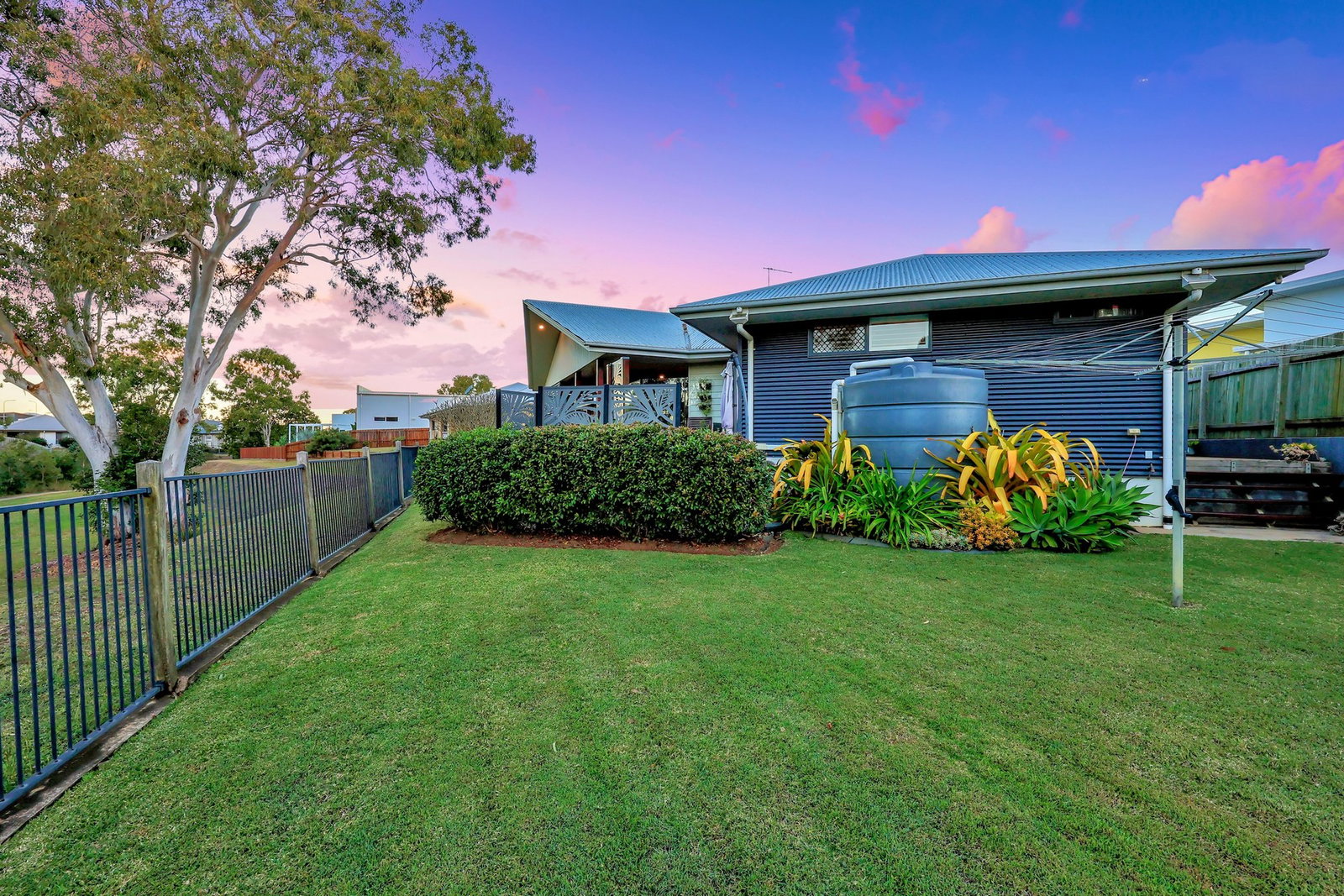 10 Sweetwater Court, Ashfield  QLD  4670