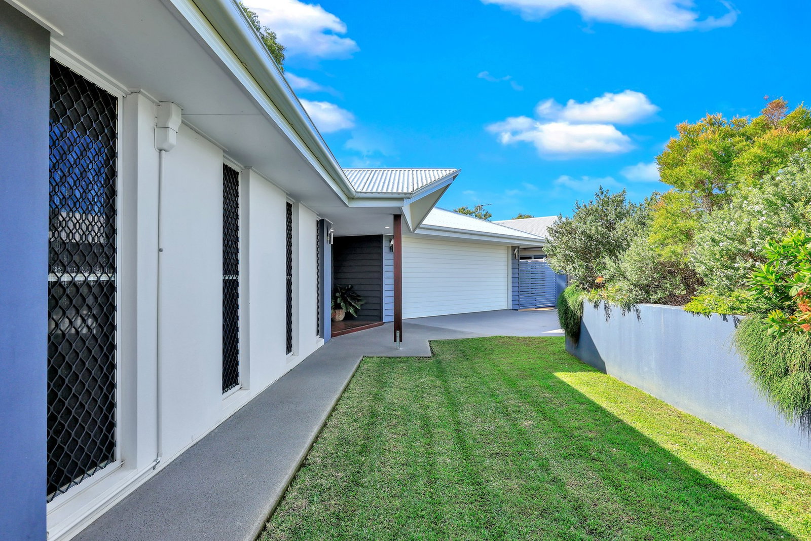 10 Sweetwater Court, Ashfield  QLD  4670