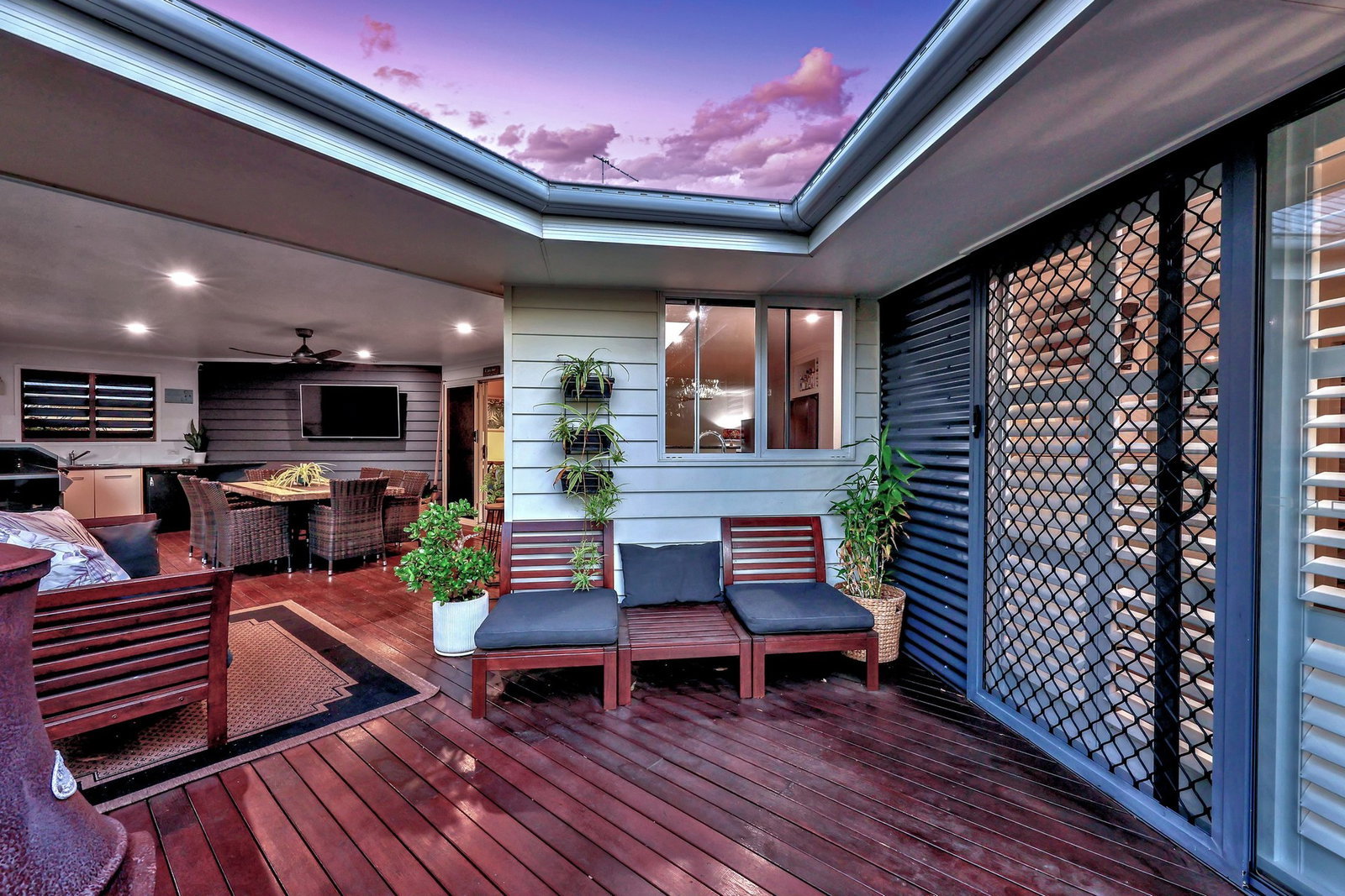 10 Sweetwater Court, Ashfield  QLD  4670