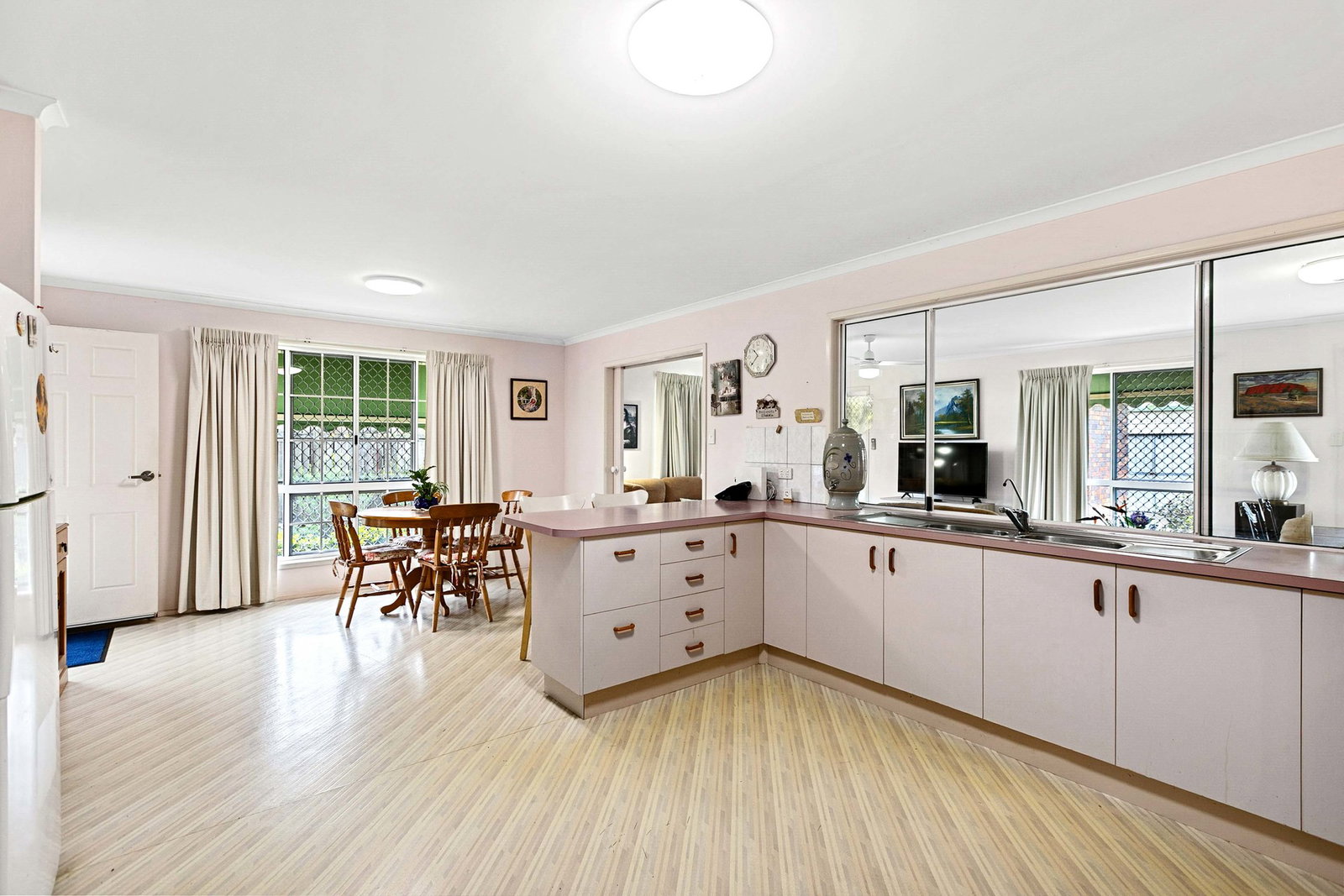 33 Jocelyn Parade, Granville  QLD  4650