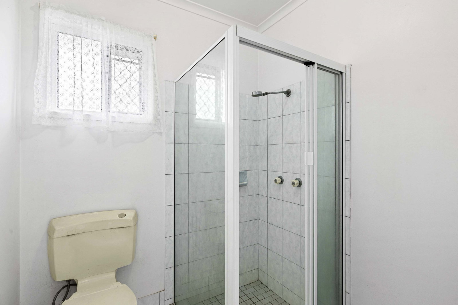 33 Jocelyn Parade, Granville  QLD  4650