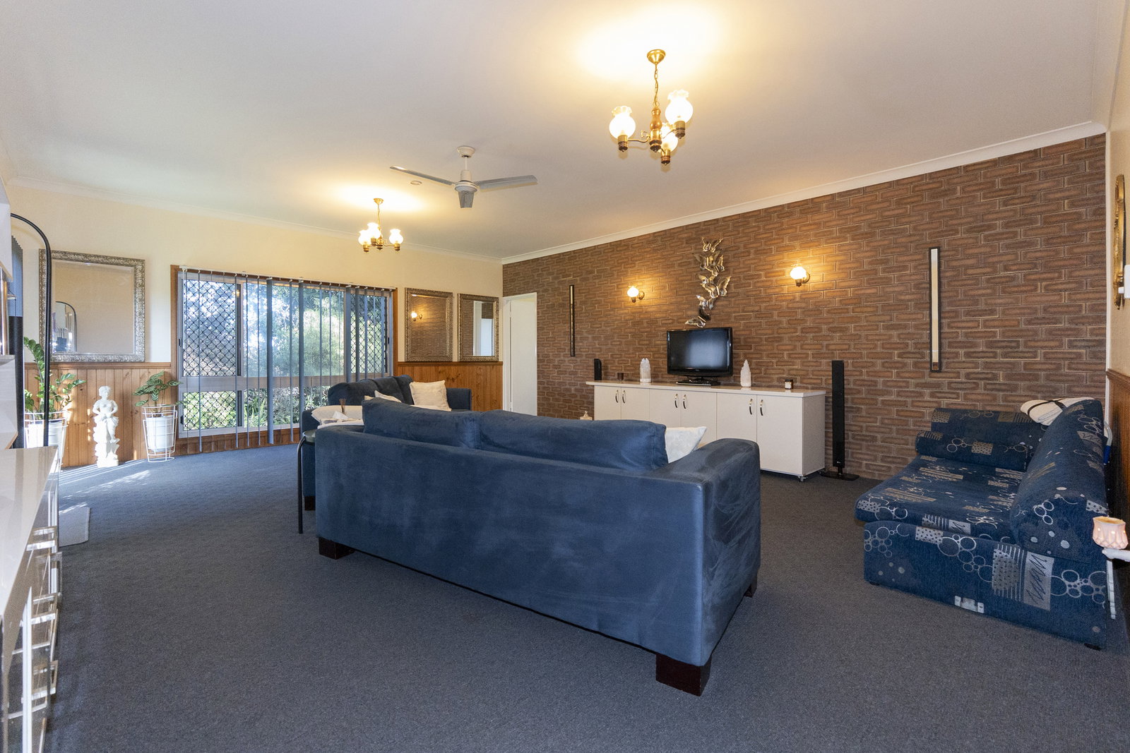 4 Martins Road, Gooburrum  QLD  4670