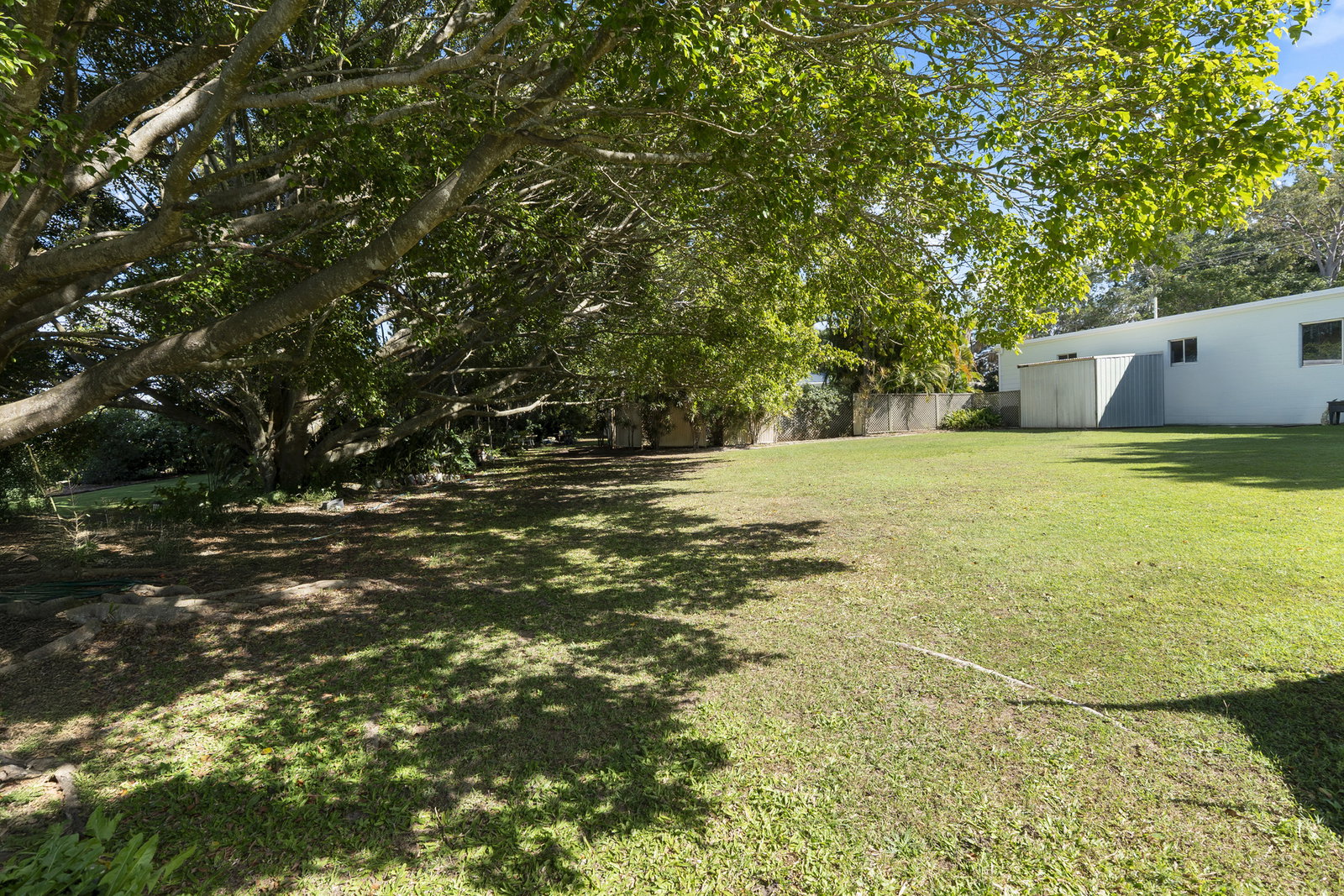 4 Martins Road, Gooburrum  QLD  4670