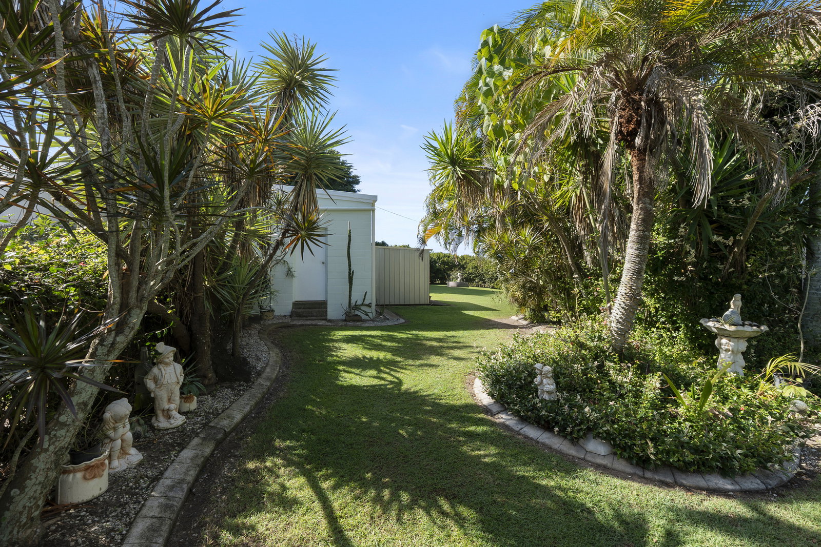 4 Martins Road, Gooburrum  QLD  4670