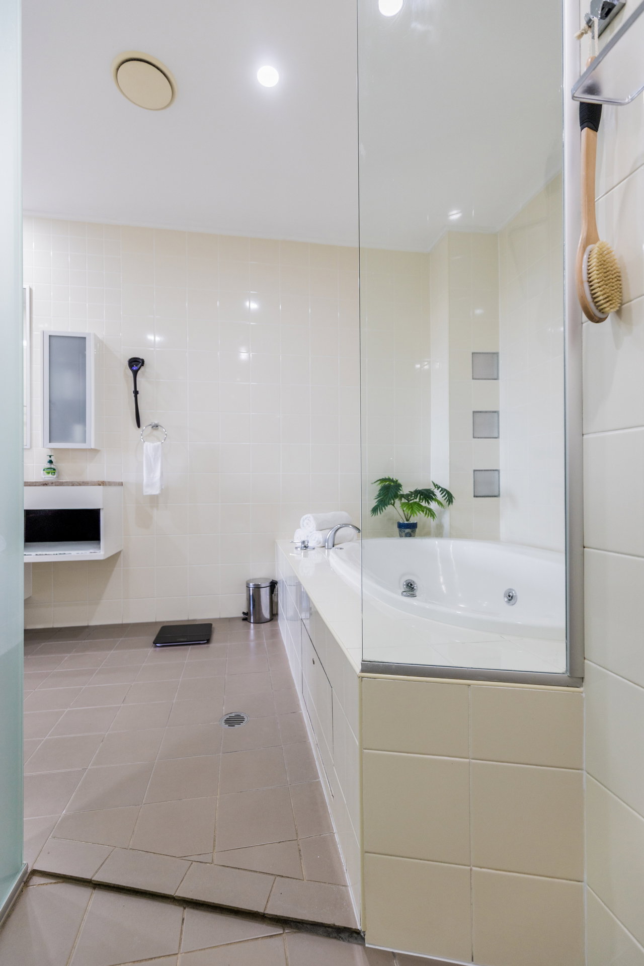126/9-11 Beaches Village Circuit, Agnes Water  QLD  4677