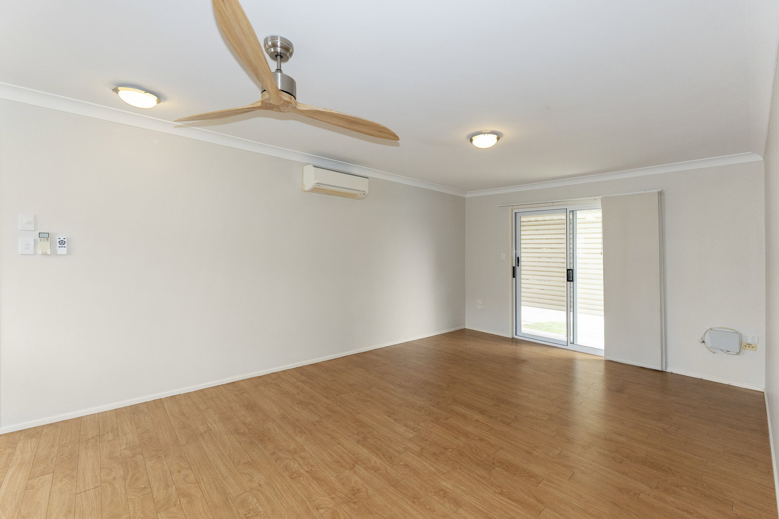 2/50 Holland Street, Bargara  QLD  4670