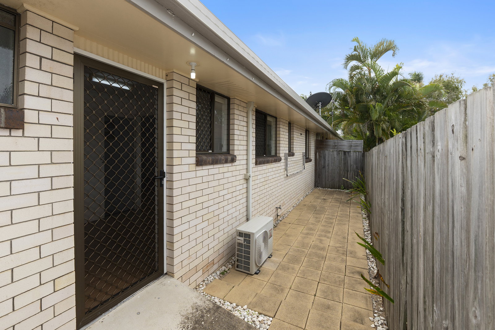 2/50 Holland Street, Bargara  QLD  4670