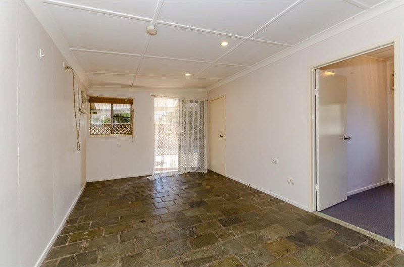 45 Higgins Street, West Gladstone  QLD  4680