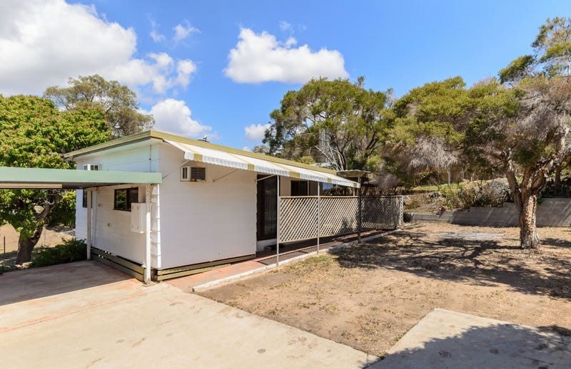 45 Higgins Street, West Gladstone  QLD  4680