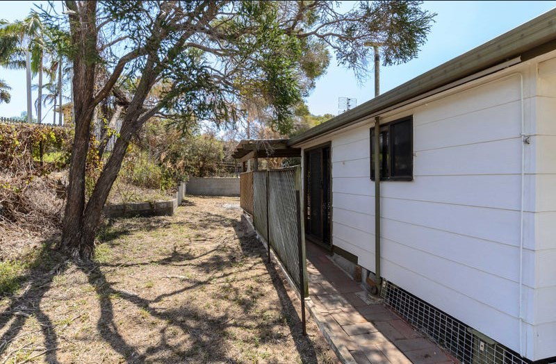 45 Higgins Street, West Gladstone  QLD  4680