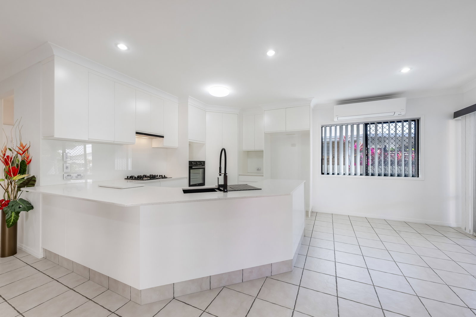 25 Oceanview Street, Bargara  QLD  4670