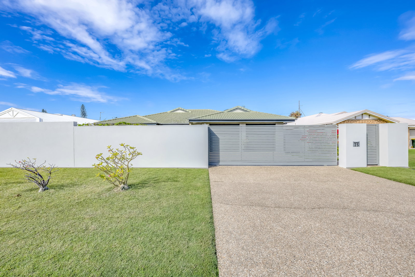 25 Oceanview Street, Bargara  QLD  4670