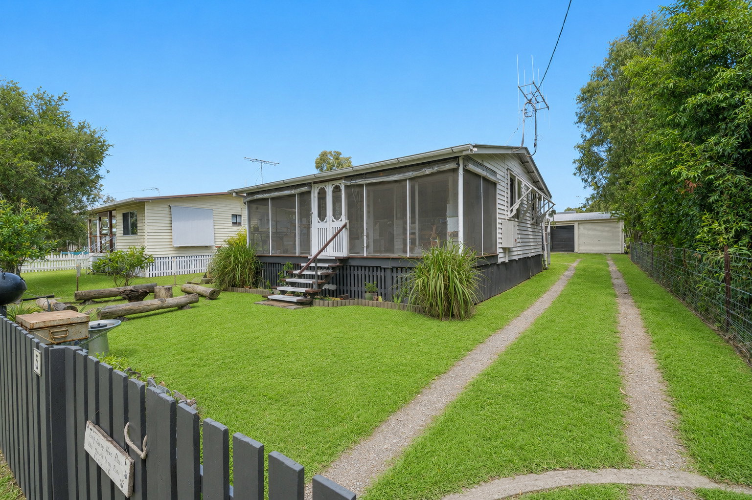 3 Pioneer Drive, Tinnanbar  QLD  4650