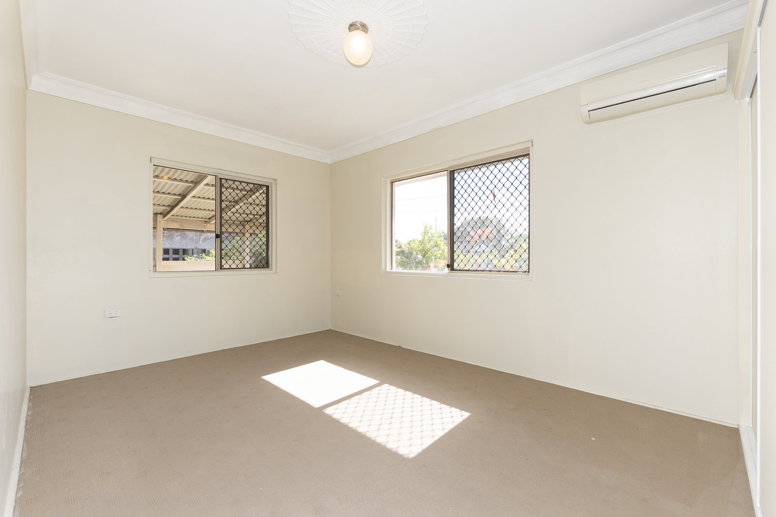 200 Walker Street, Svensson Heights  QLD  4670