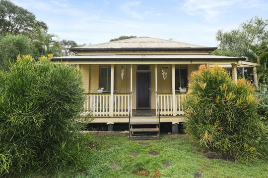 34030 Bruce Highway, McIlwraith  QLD  4671