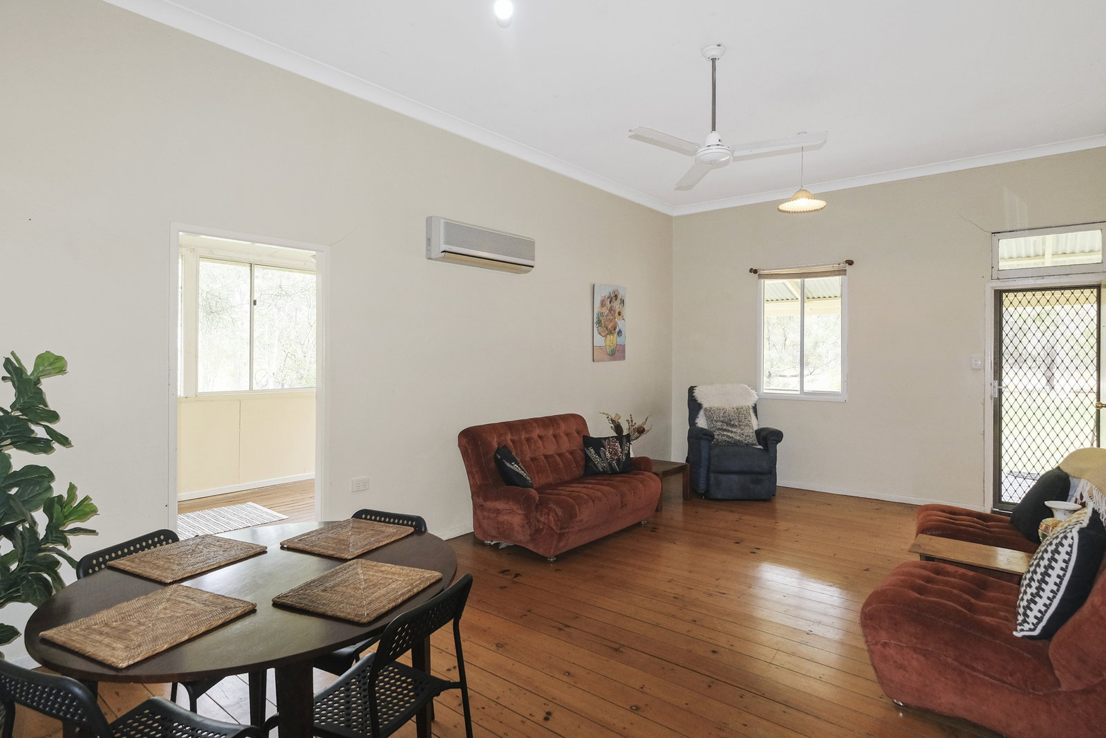 34030 Bruce Highway, McIlwraith  QLD  4671