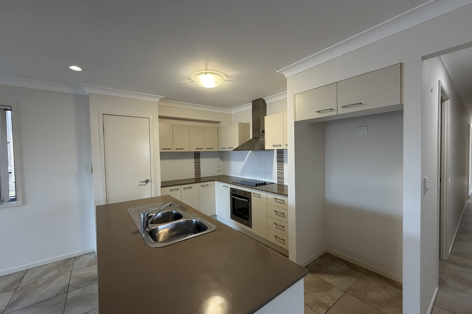 7 Isla Court, New Auckland  QLD  4680