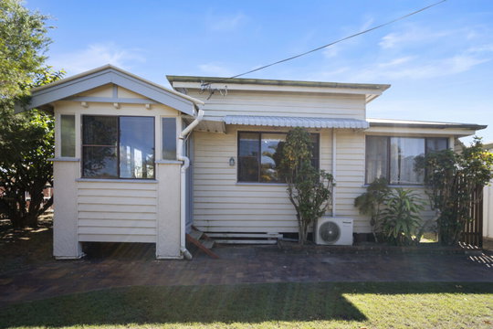33 Burnett Street, Bundaberg South  QLD  4670