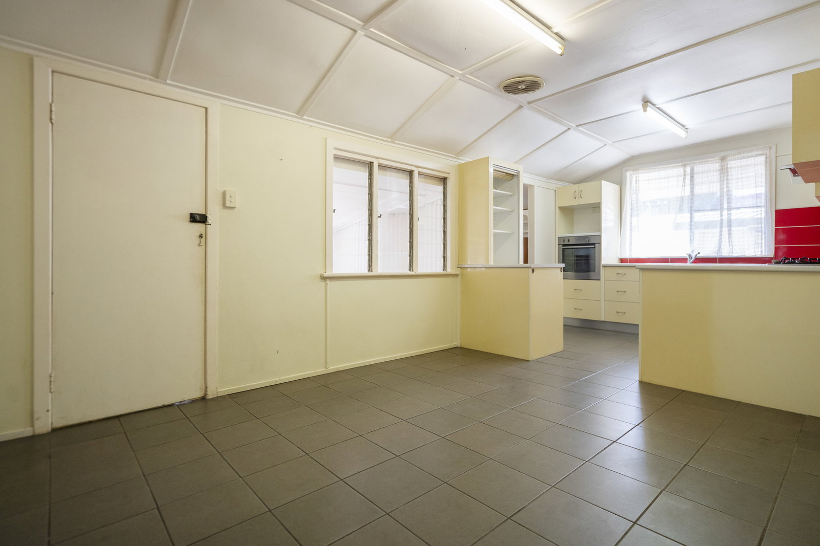 33 Burnett Street, Bundaberg South  QLD  4670