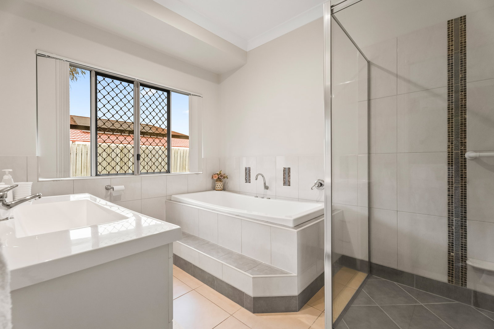 5 Franklin Close, Tinana  QLD  4650