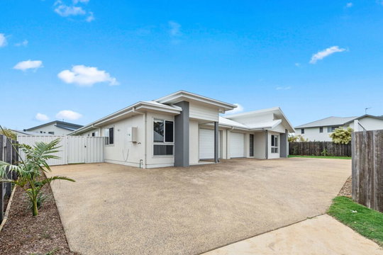 1/17 Oyster Place, Elliott Heads  QLD  4670