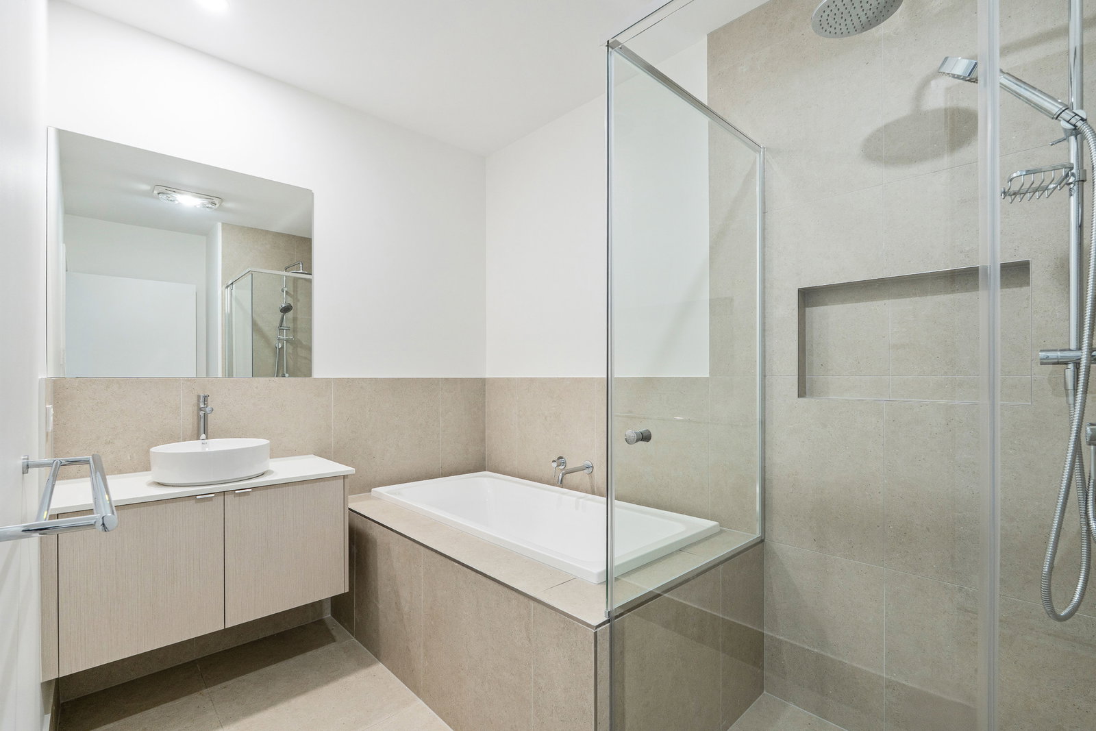 1/17 Oyster Place, Elliott Heads  QLD  4670