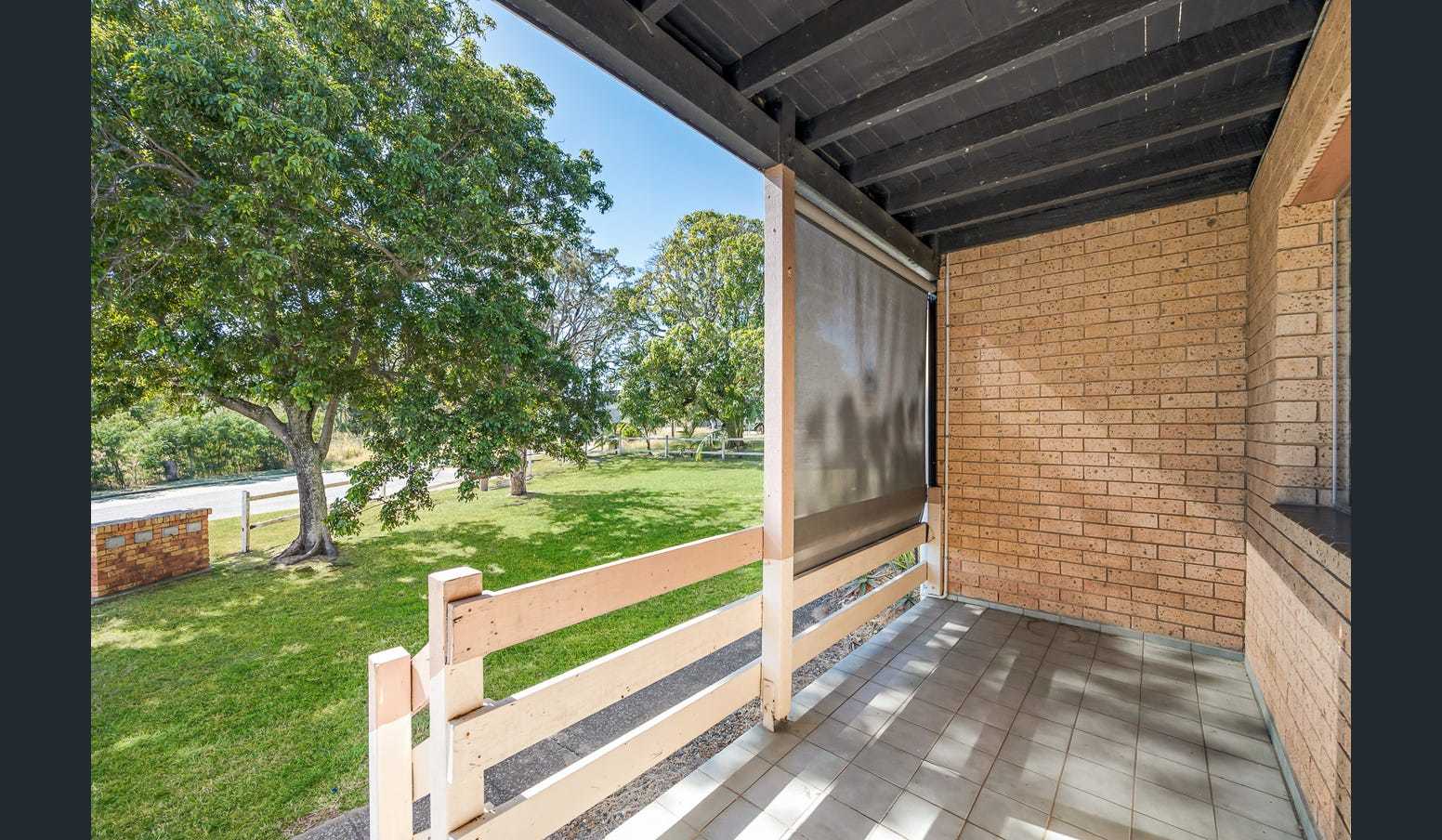 2/4 Wenitong Street, West Gladstone  QLD  4680