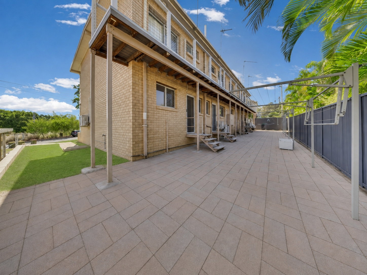 2/4 Wenitong Street, West Gladstone  QLD  4680