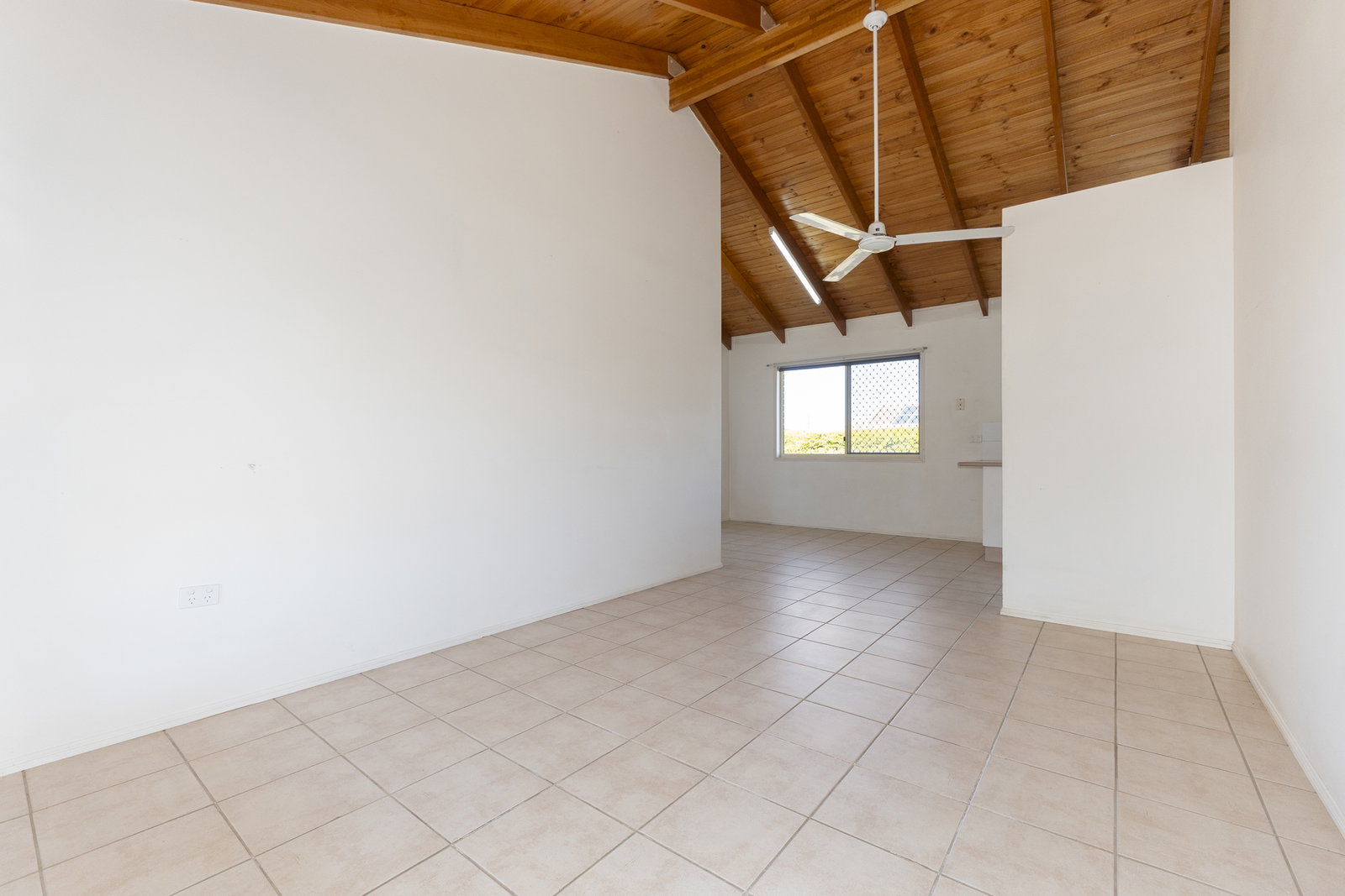 9/23 Thabeban Street, Avenell Heights  QLD  4670