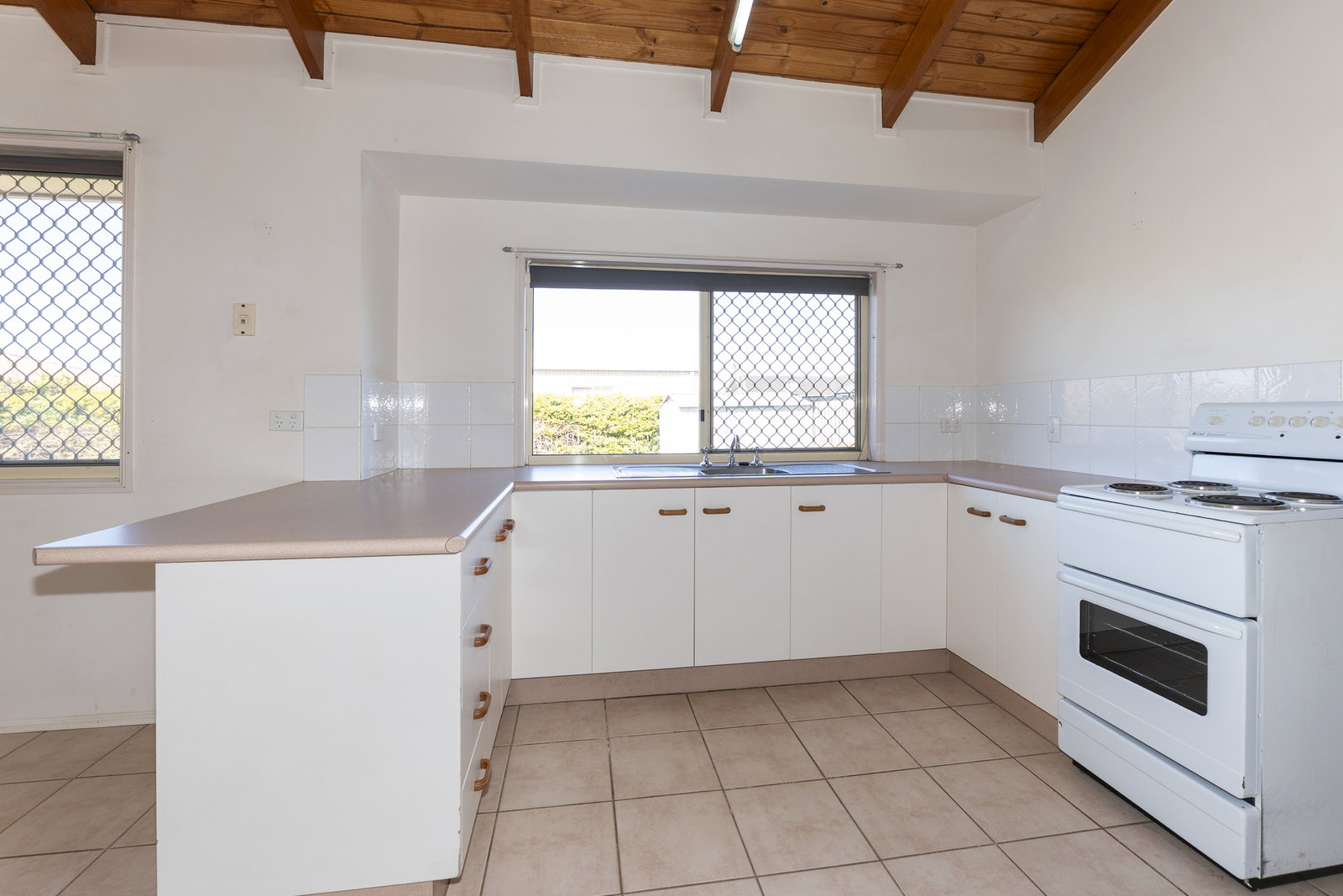 9/23 Thabeban Street, Avenell Heights  QLD  4670