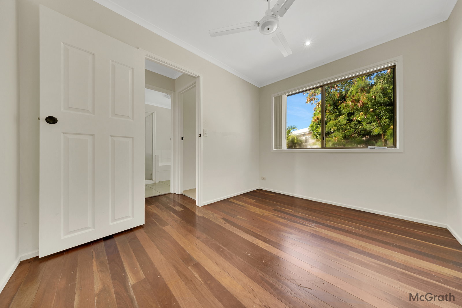 8 Quandong Court, Kin Kora  QLD  4680