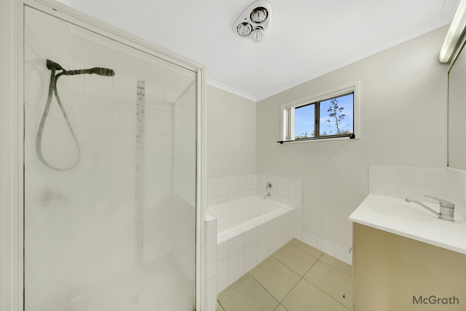 8 Quandong Court, Kin Kora  QLD  4680