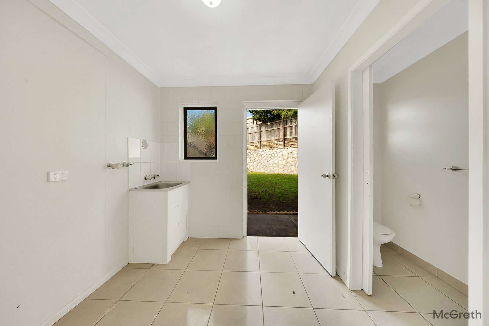 8 Quandong Court, Kin Kora  QLD  4680