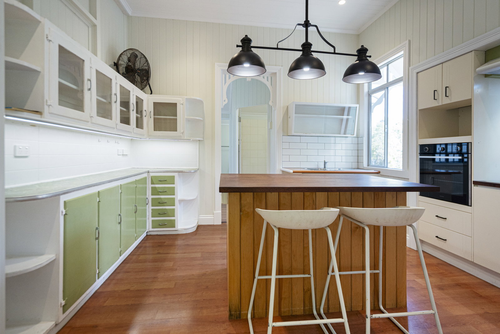 27 Royal Boulevard, Moore Park Beach  QLD  4670
