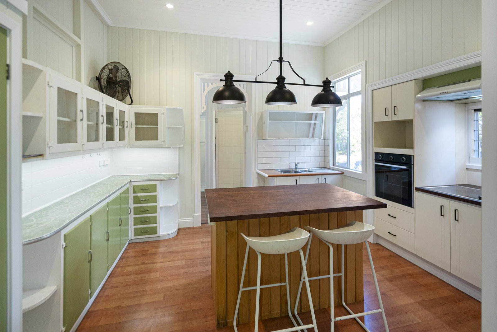 27 Royal Boulevard, Moore Park Beach  QLD  4670