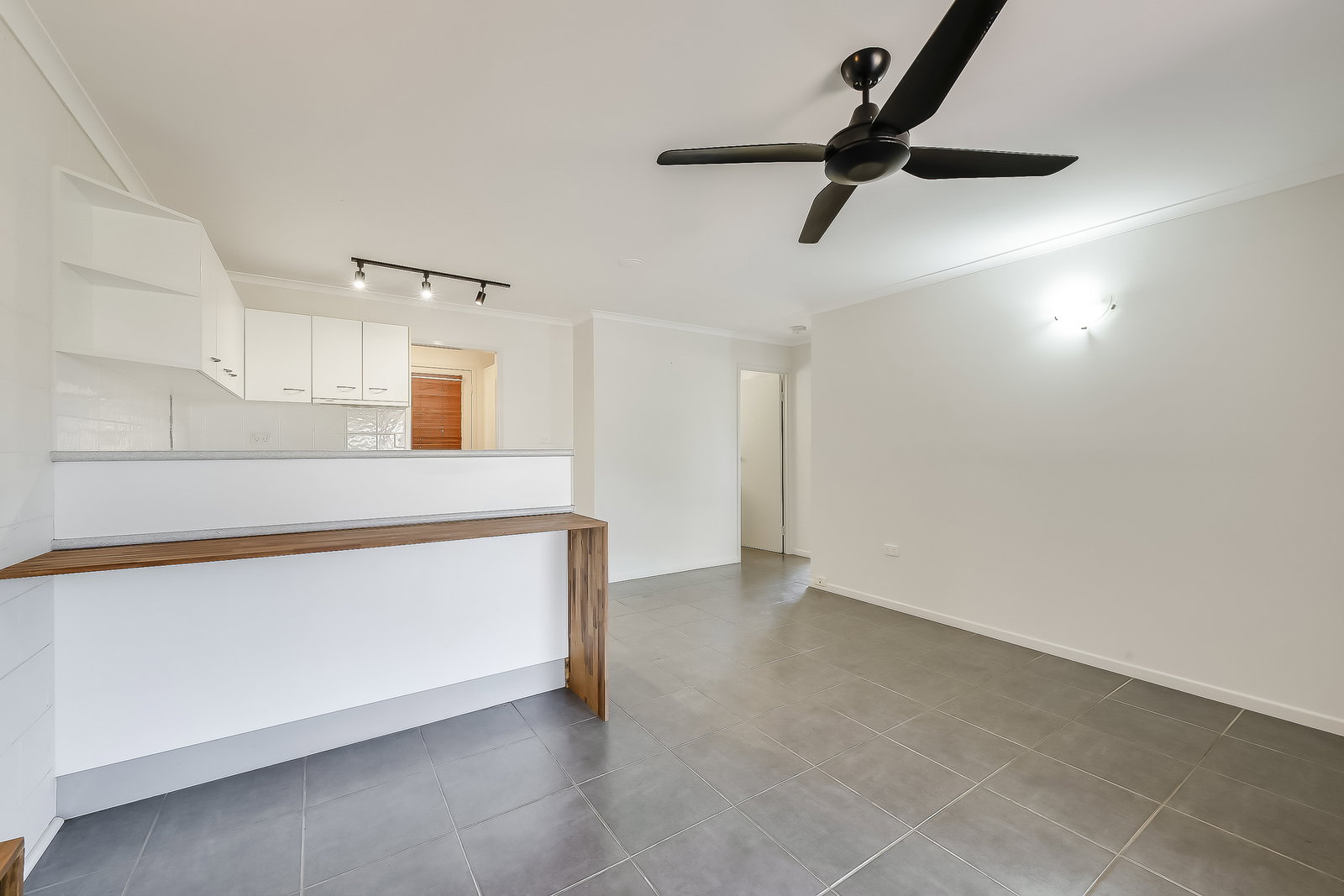 2/28 Sunset Drive, Thabeban  QLD  4670