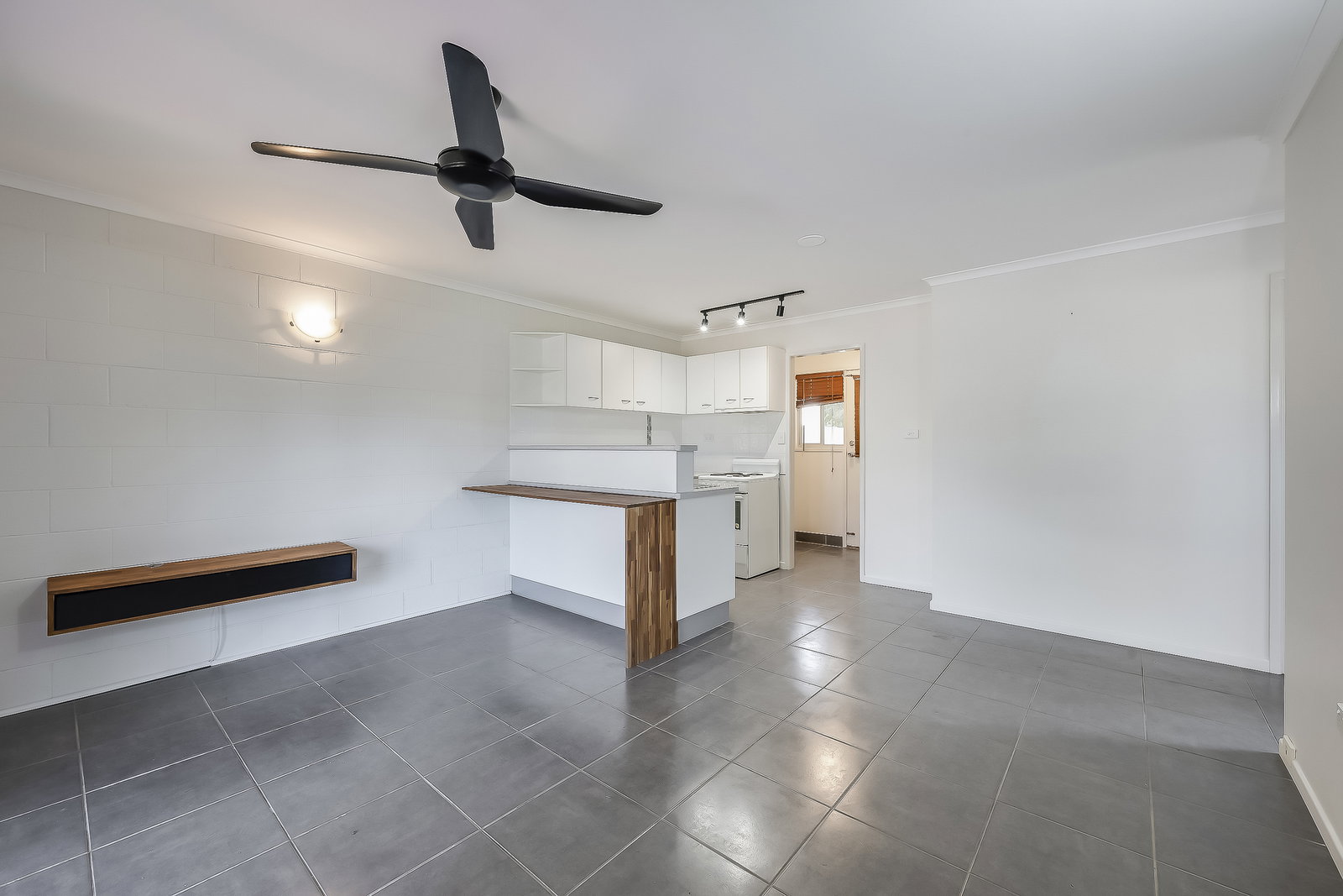 2/28 Sunset Drive, Thabeban  QLD  4670