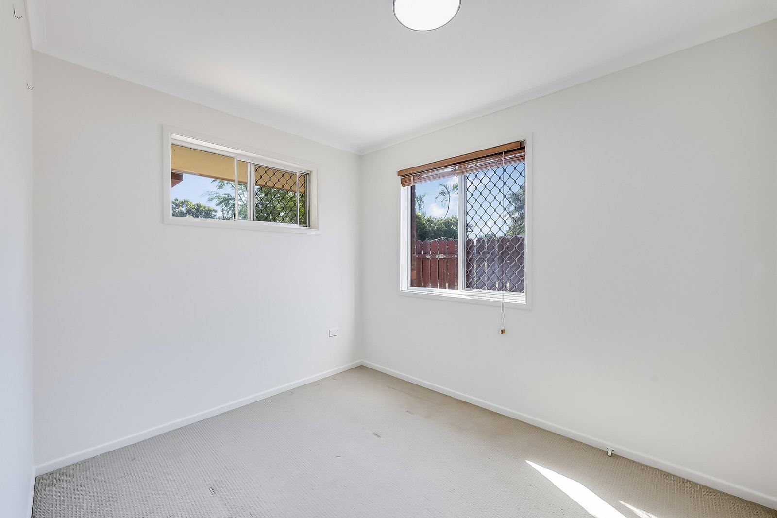 2/28 Sunset Drive, Thabeban  QLD  4670