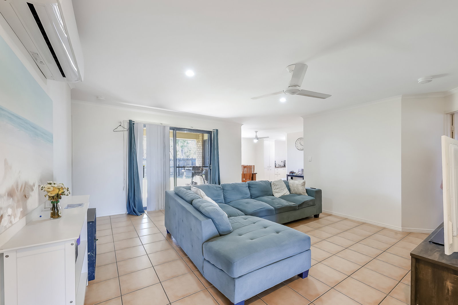 90 Clearview Avenue, Thabeban  QLD  4670