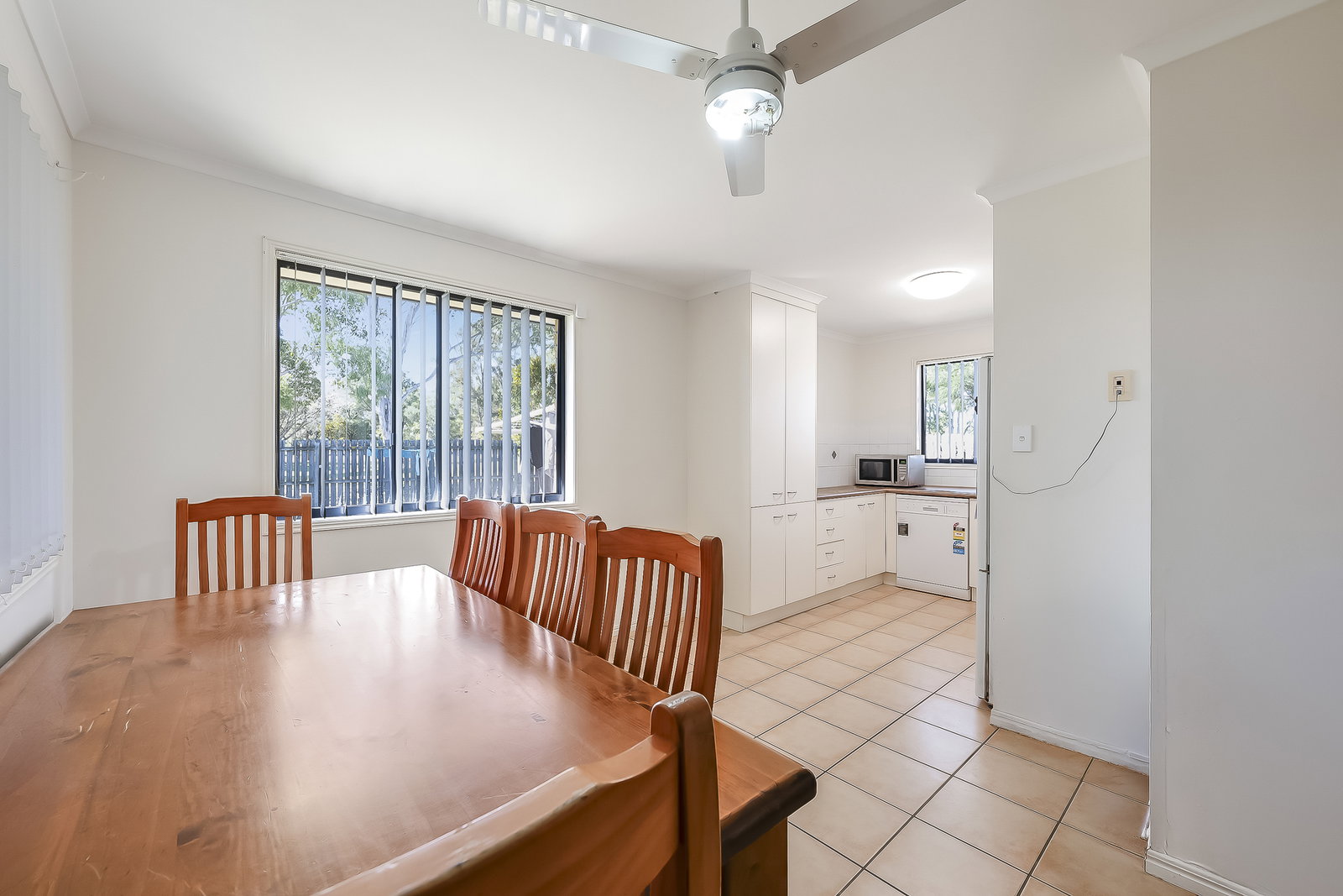 90 Clearview Avenue, Thabeban  QLD  4670