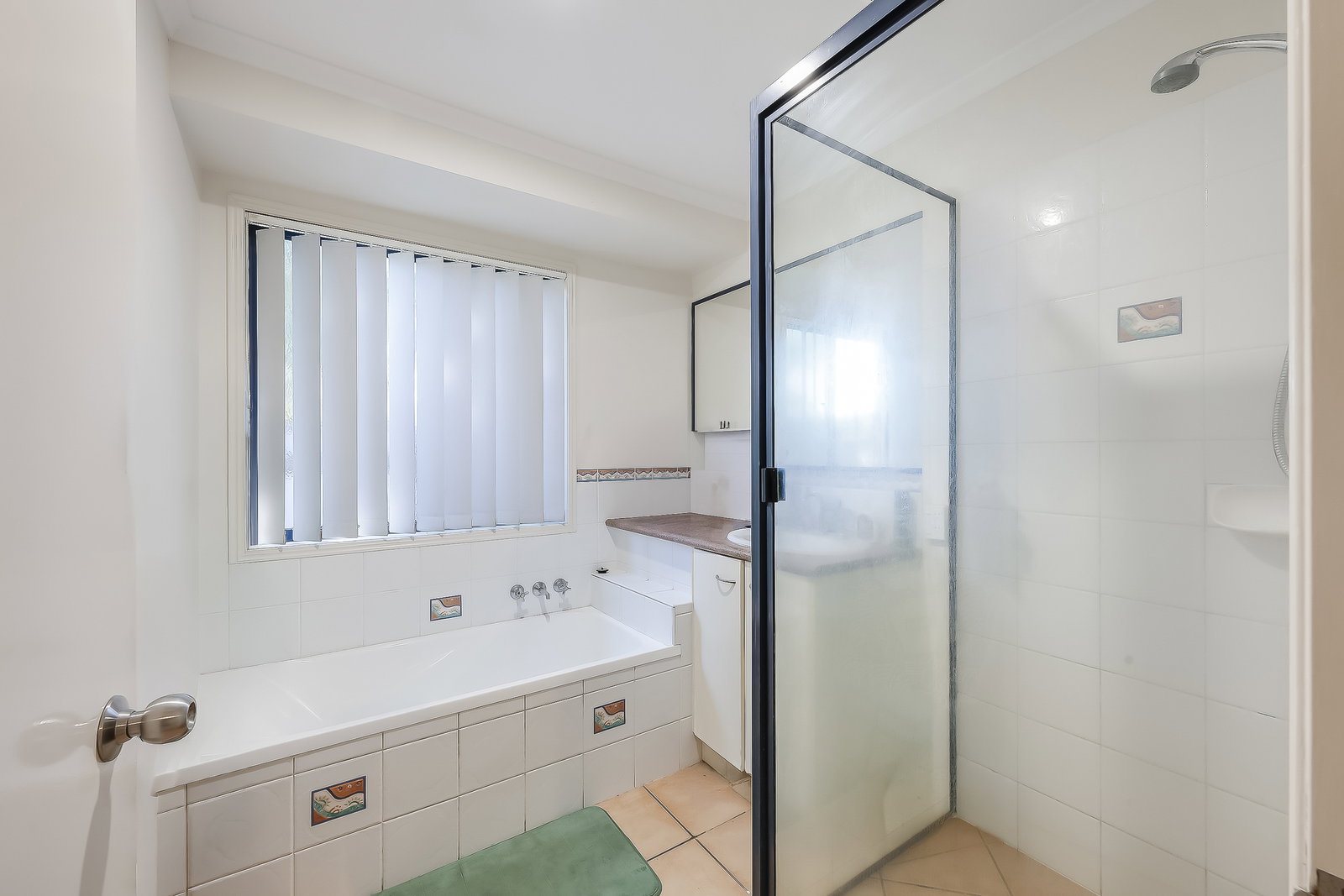 90 Clearview Avenue, Thabeban  QLD  4670