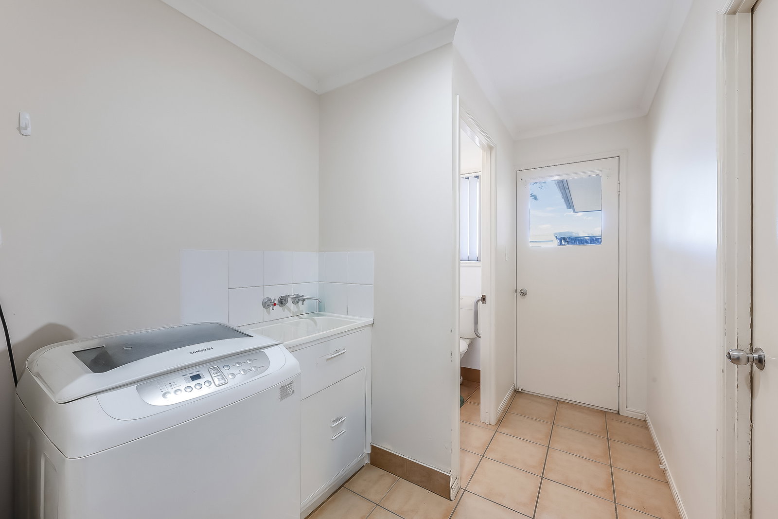 90 Clearview Avenue, Thabeban  QLD  4670