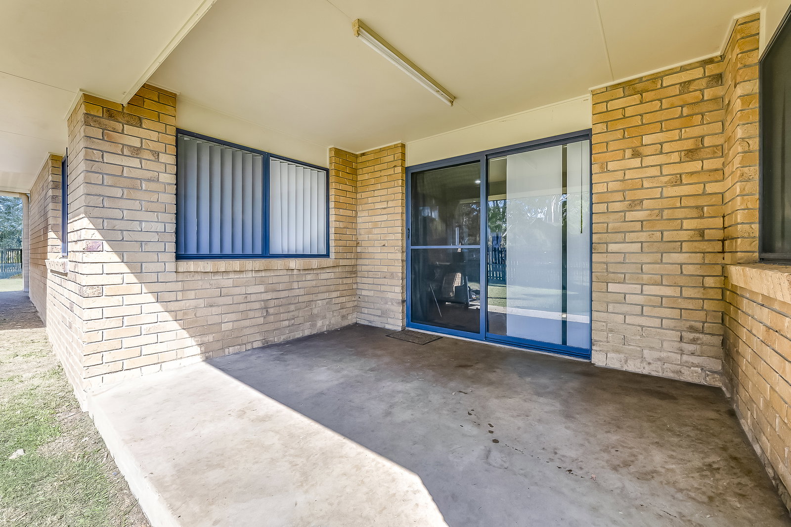 90 Clearview Avenue, Thabeban  QLD  4670